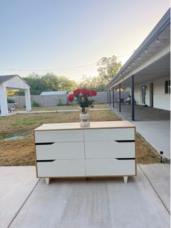 Modern dresser
