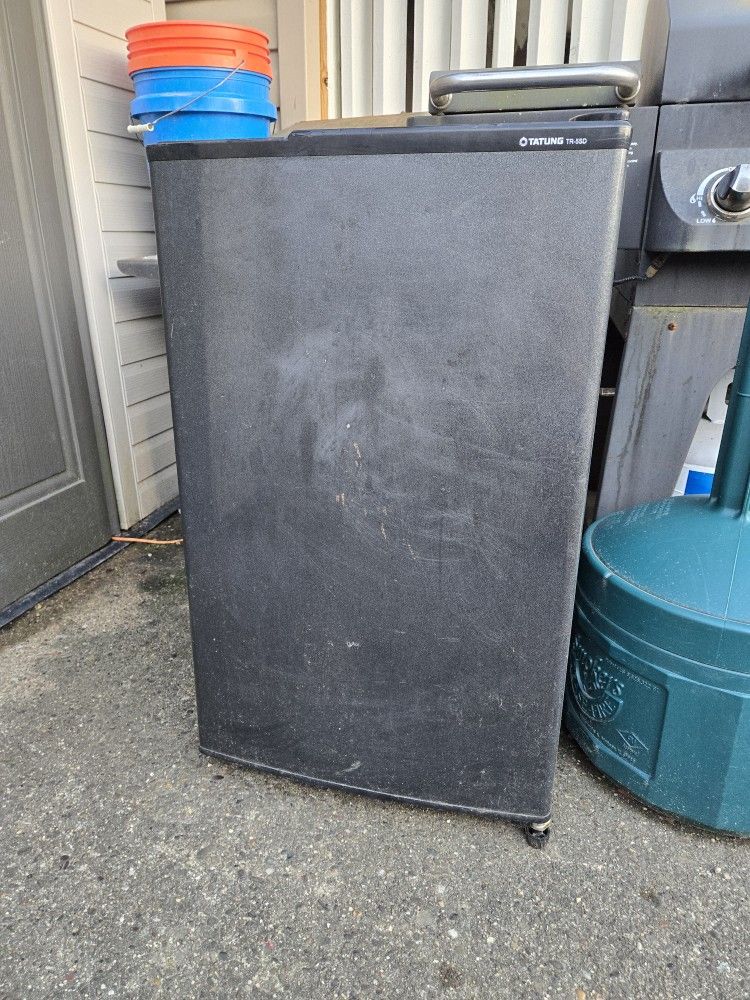 Mini Refrigerator 