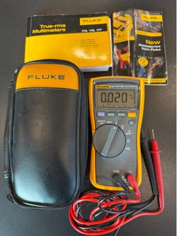 Fluke 114 True RMS Multimeter
