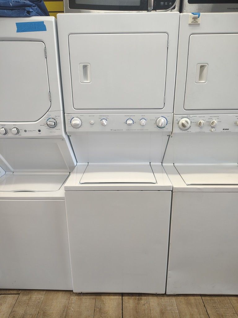 Frigidaire Stackable 120v Gas  Washer And Dryer In Excellent working Condition Like New
