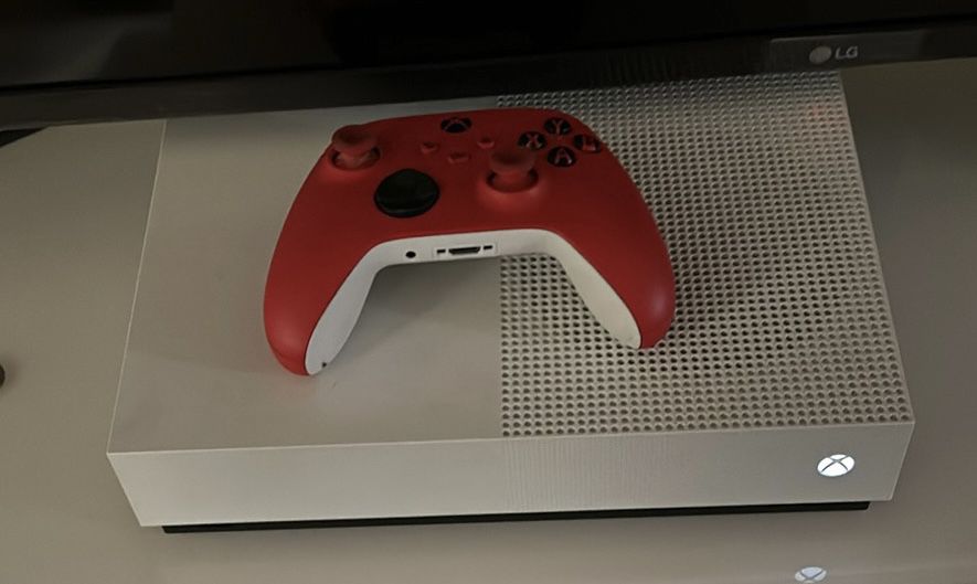 Xbox One S Digital Version With Controller And Wires