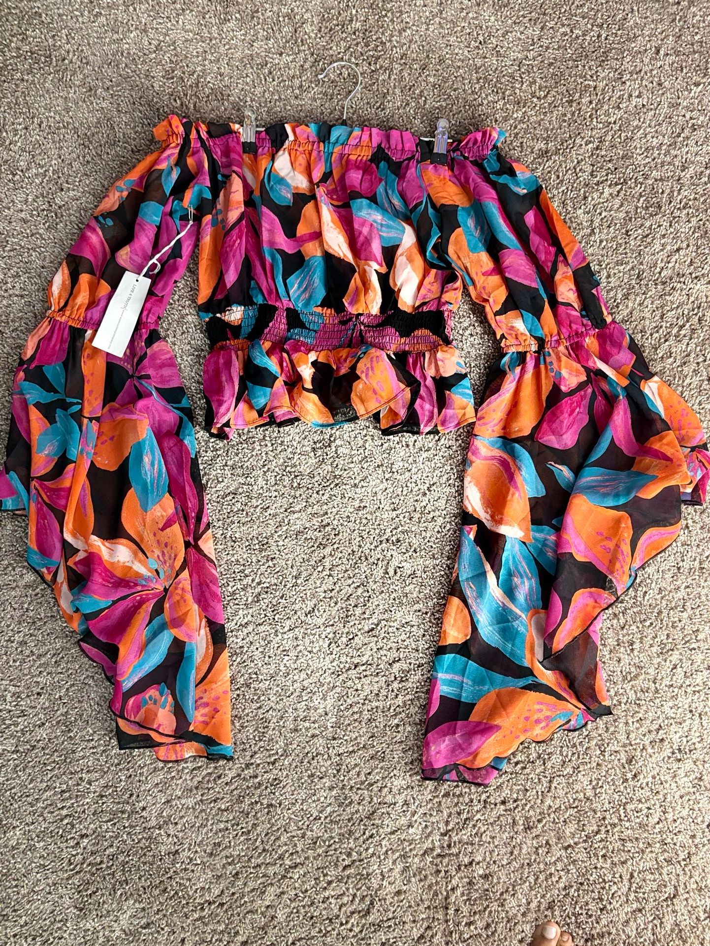 🔥Brand New Floral Off The Shoulder Top With Flare Sleeves Size Medium 🔥
