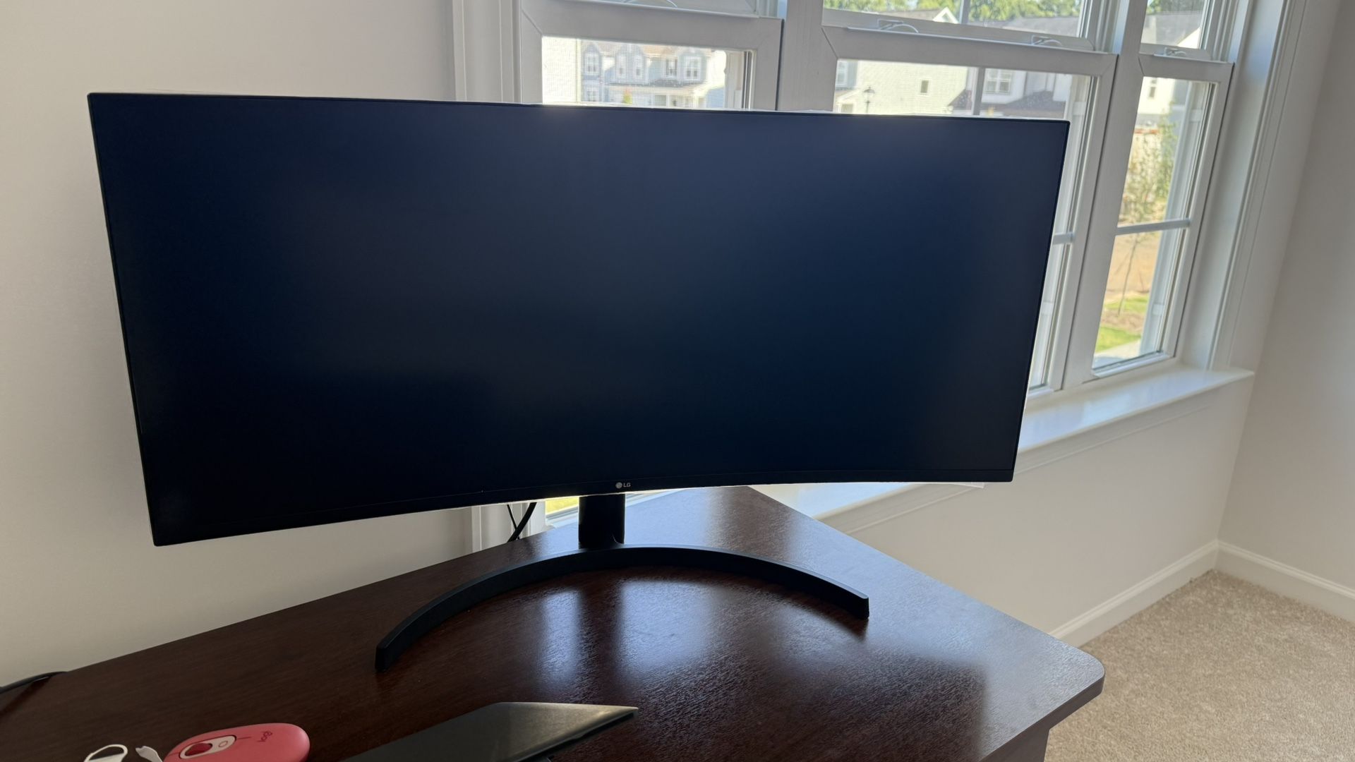 LG UltraWide 35” fCurved Monitor – QHD HDR, FreeSync – Like New