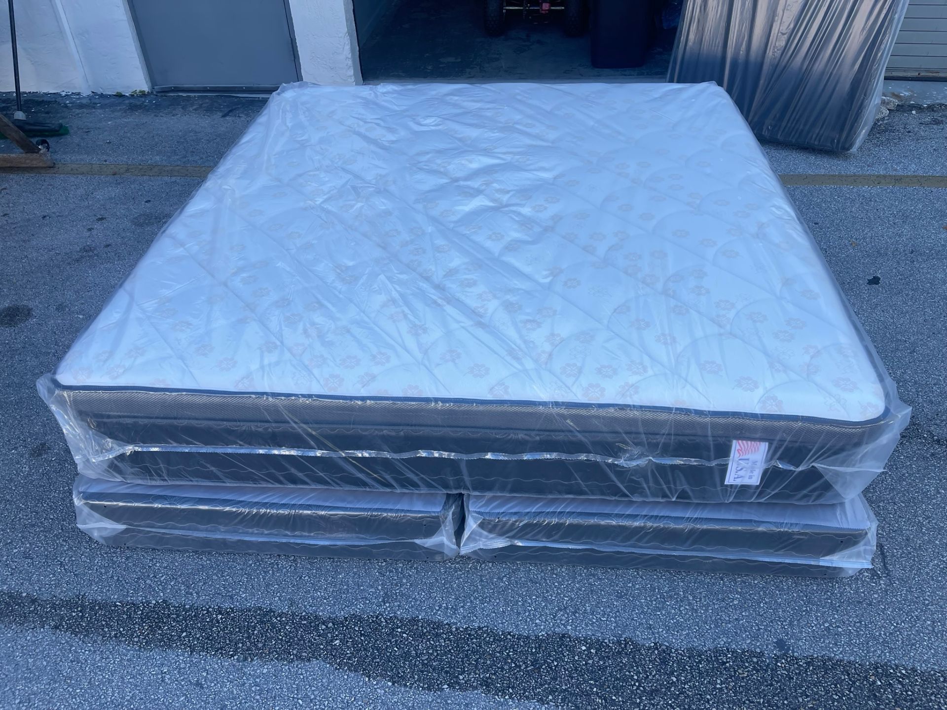 NEW MATTRESS KING SIZE PILLOW TOP WITH BOX SPRING