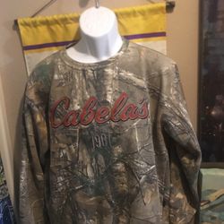 Cabelas Sweater Medium $ 25