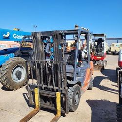 Toyota Forklift 5000lbs Warehouse