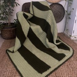 Vintage Boho MCM Jungalow Farmhouse Handmade Knitted Throw Afghan Bed Blanket