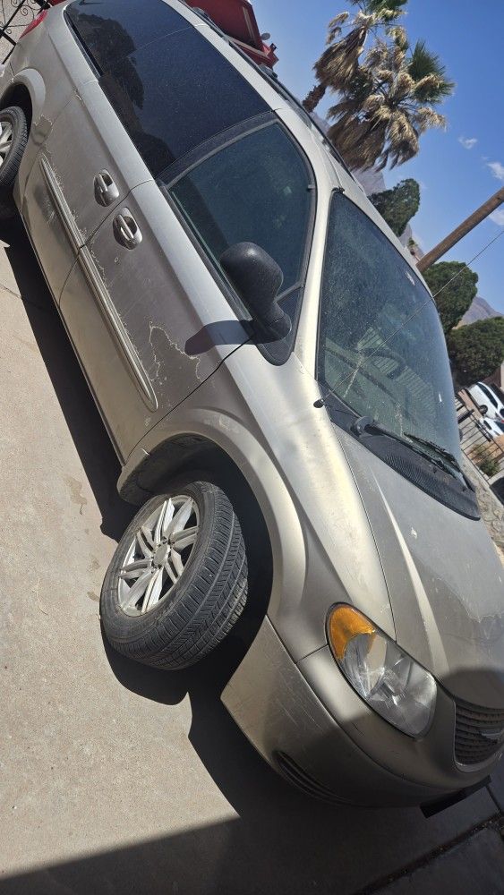 2003 Chrysler Town & Country
