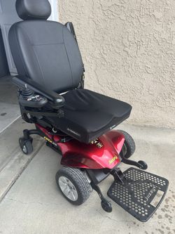 ELITE ES scooter. New batteries operates normal.