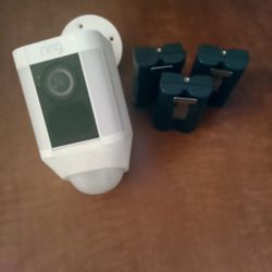 Ring spotlight Cam +,3 Batteries 