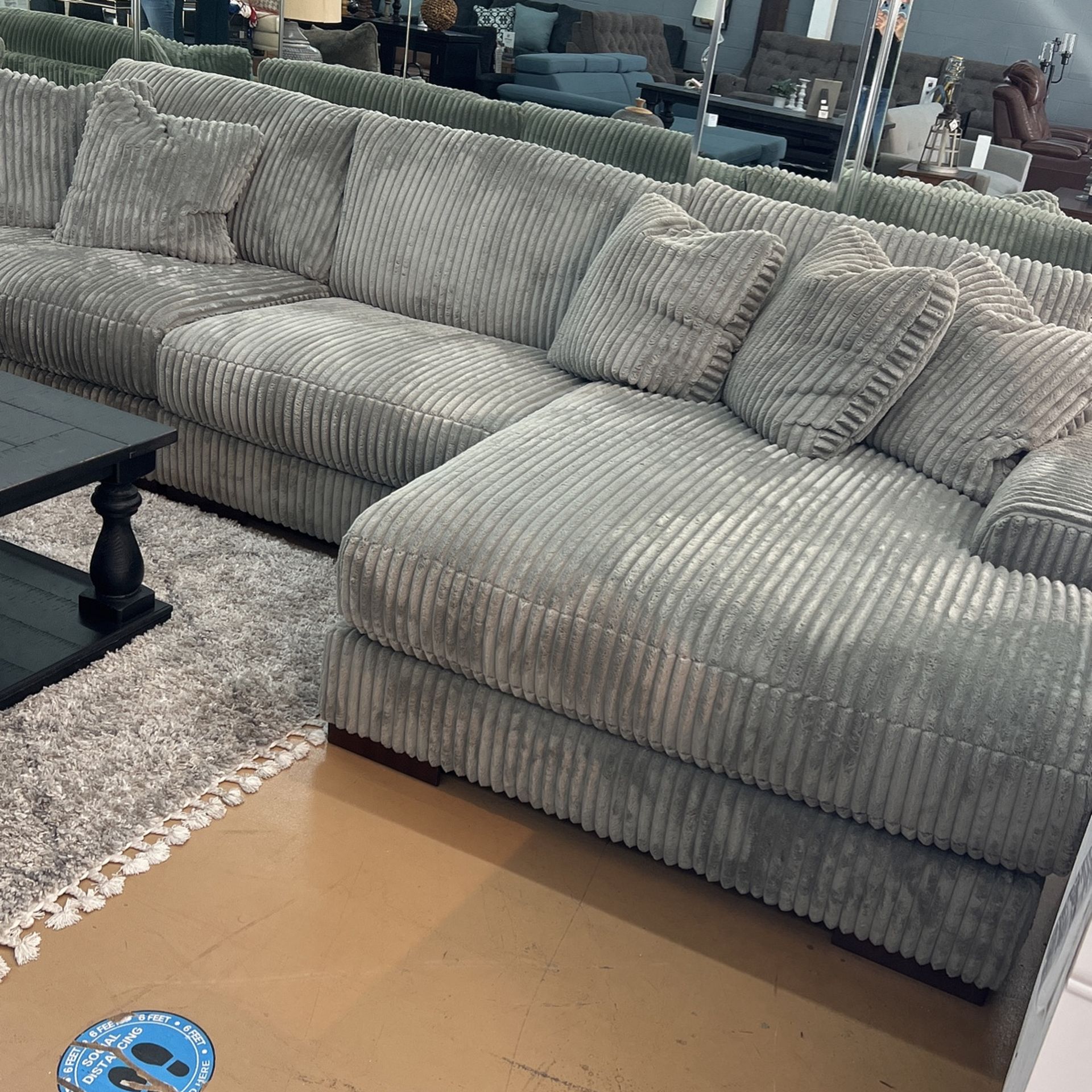 Plush Fabric 3 Piece Sectional!!