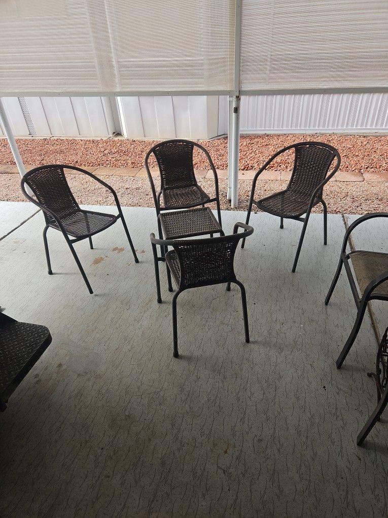 For Wicker Chairs With Wicker End Table