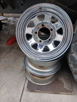 Selling my off road set of rims plus  the spare in very good condition  asking  $750  or better offer