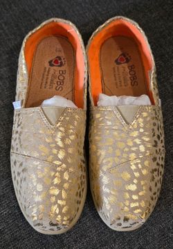 Bobs Sketchers gold leopard print