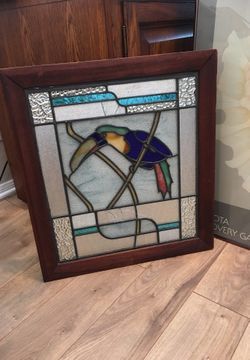 VINTAGE TOUCAN STAINED GLASS