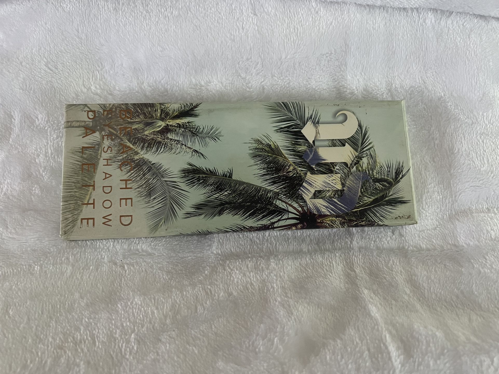 UD Beached Eyeshadow Palette