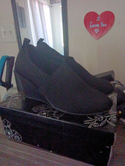 Women's shoes size 9