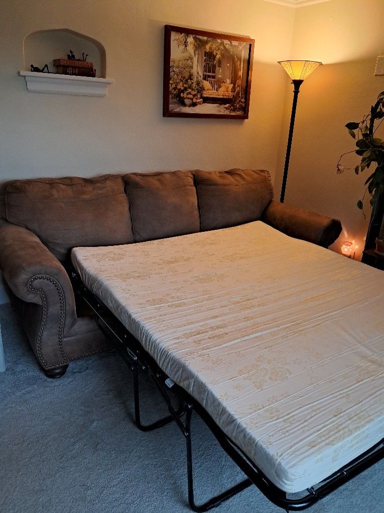 Sofa Sleeper FREE. Great Condition
