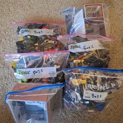 Variety Bags Of Cars With 2 Diorama Buildings