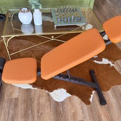 ADJUSTABLE WORKOUT BENCH 