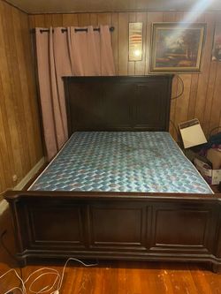 Queen Bedroom Set