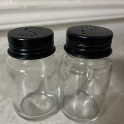 Salt & Pepper Set 