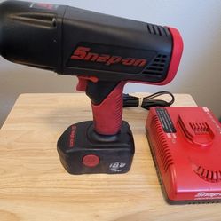 Snap On Impact With Battery And Charger 