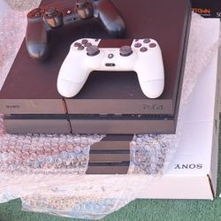 Playstation Pro 4 & 4 