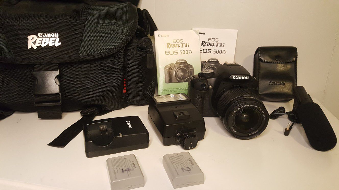 Canon EOS 500D t1i with camera bag & accessories