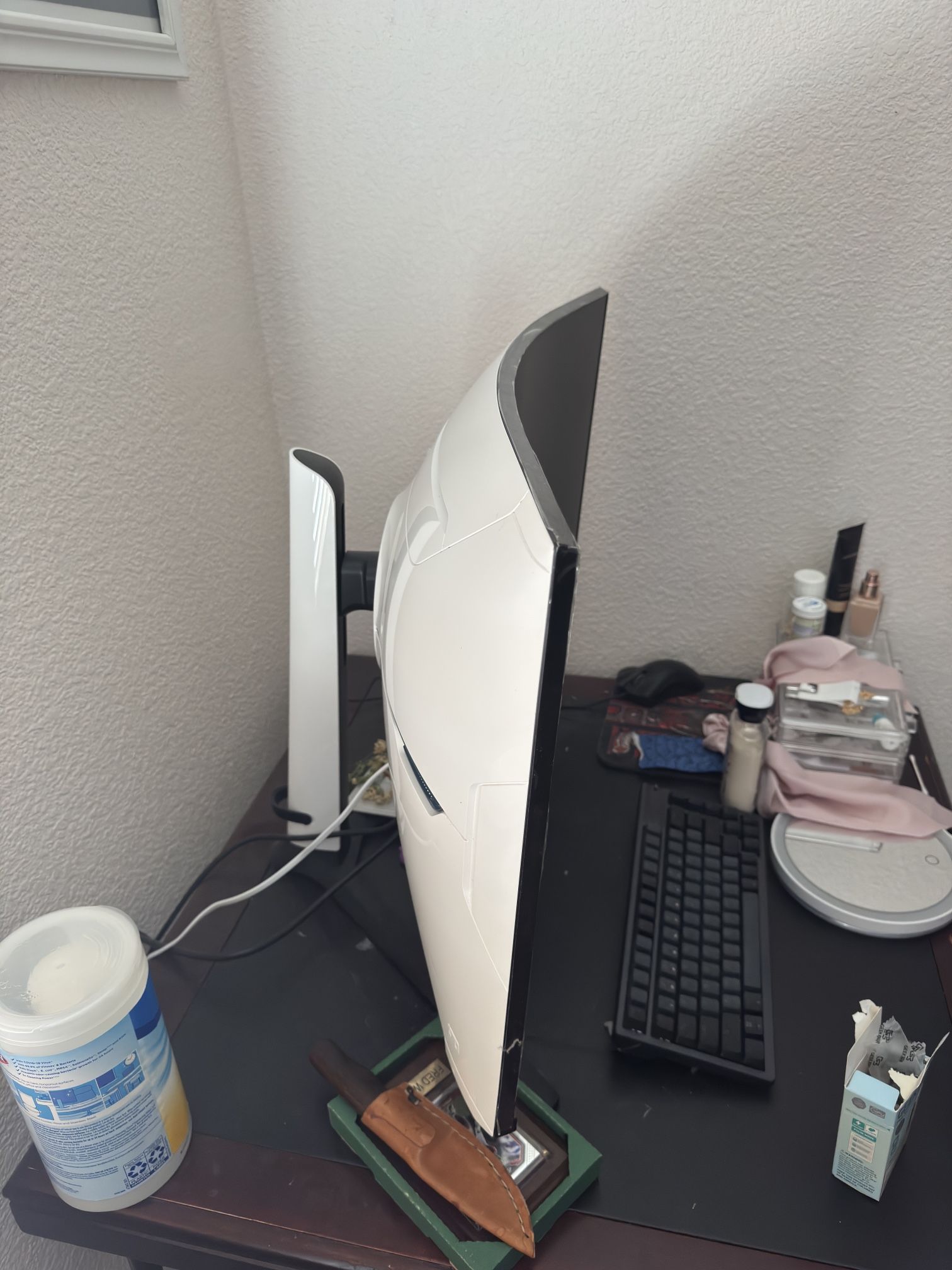 32" Odyssey Neo G8 4K UHD 240Hz Ims(GtG) Quantum HDR2000 Curved Gaming Monitor witr Matte Display Monitor