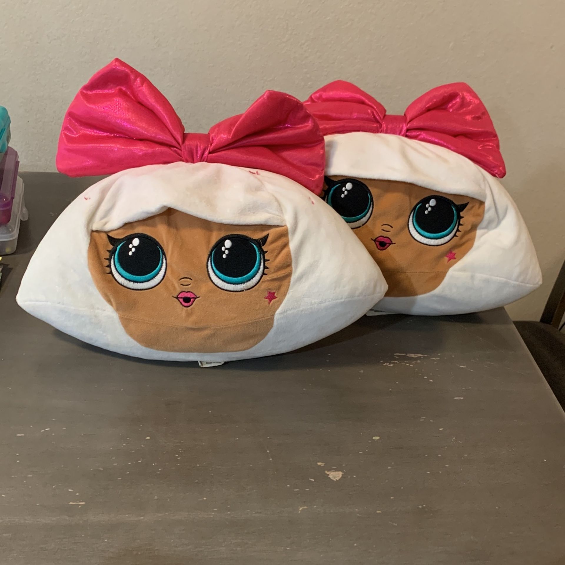 2 Diva Surprise LOL Pillows