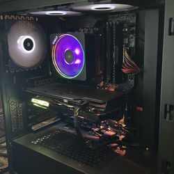 Gaming PC With Peripherals