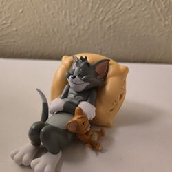 Tom & Jerry Toy Figurine 2x2.5"  (8.5 oz)