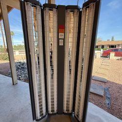 Daavlin 7 Series UVB Phototherapy Unit