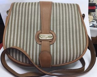 Purse by Carryland