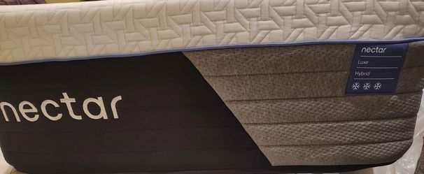 Nectar Luxe Hybrid Twin XL - Like New