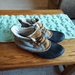 SOREL Out' N About Boots