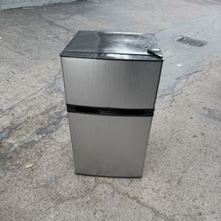 2 Door Personal Size Mini Beverage/food Cooler With Freezing Section In Stainless Steel Free Local Delivery available/30 Day Warranty