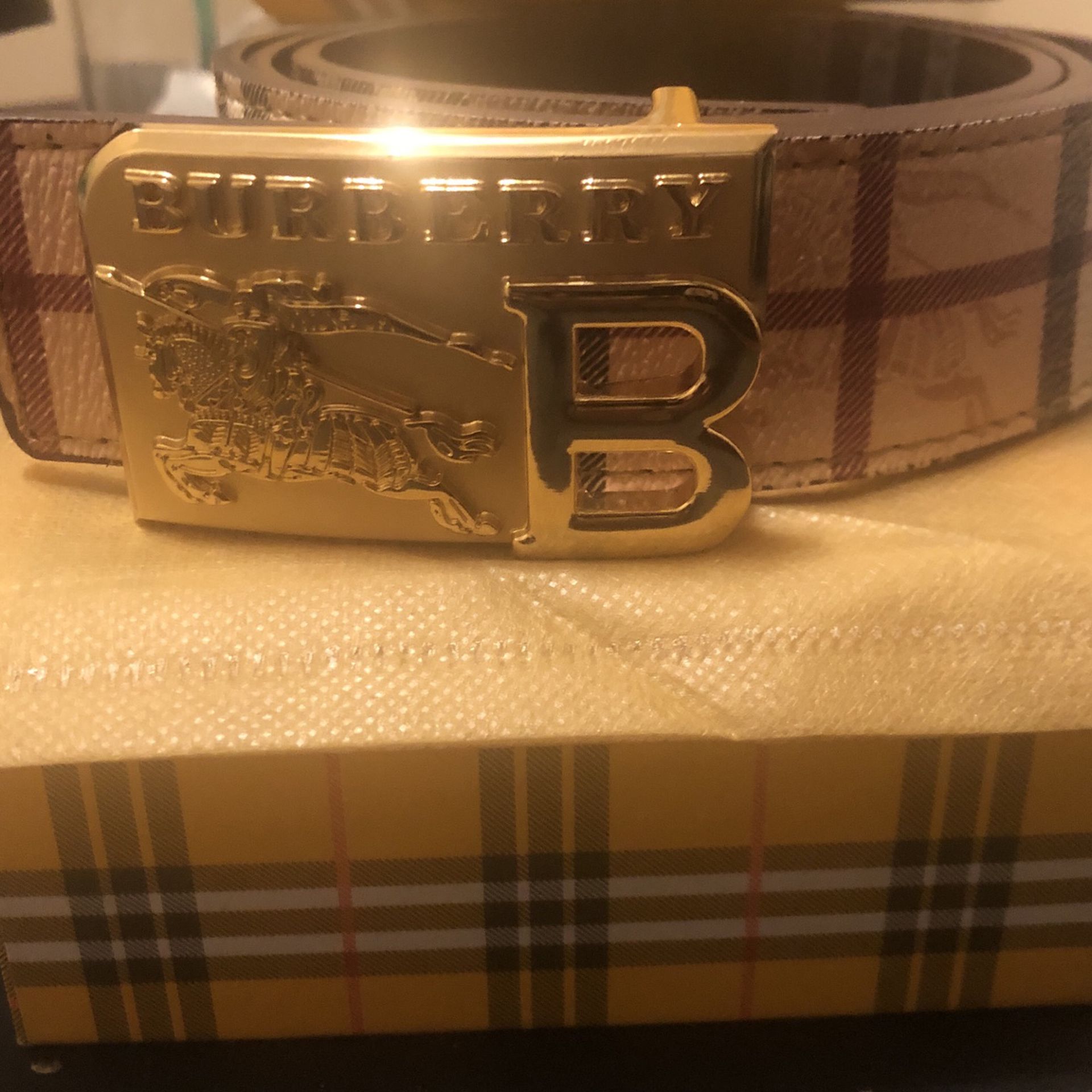 Reversible Tan/brown Burberry Belt for Sale in Cleveland, OH - OfferUp