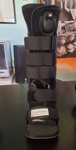 Coretech Medical-Grade Pneumatic Walking Boot – Medium – NEW