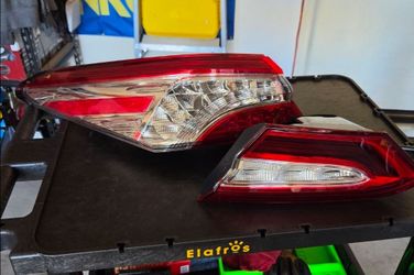 2018 toyota camry taillights assembly