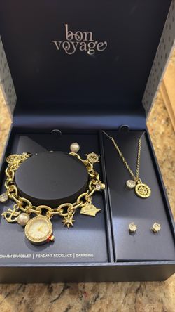 New!!  Women’s bracelet, earrings and necklace