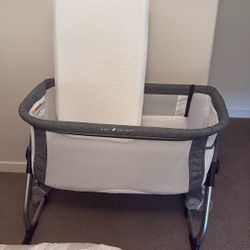 Bassinet Crib/cushion