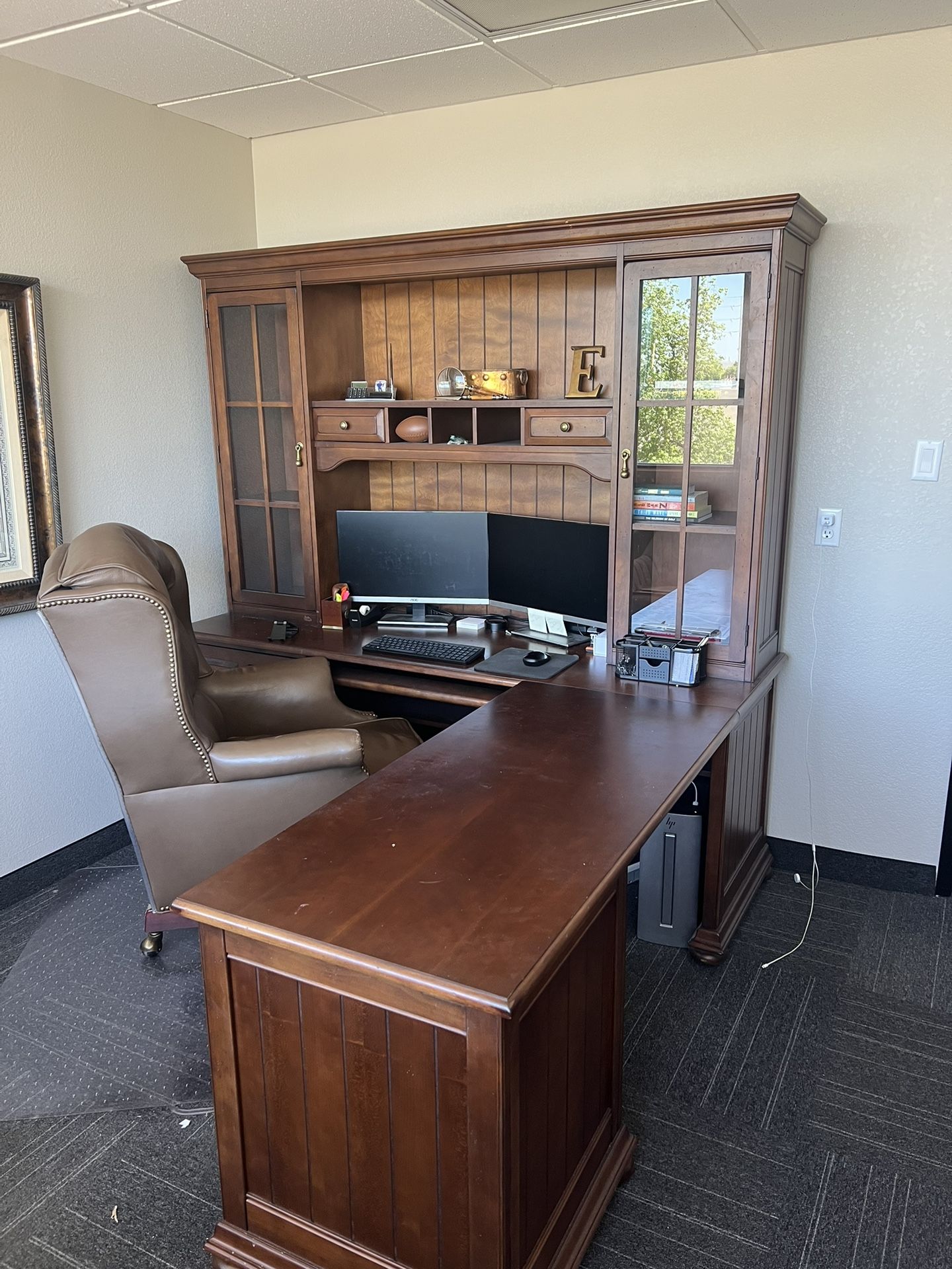 Executive L Desk With Hutch And Executive Chair