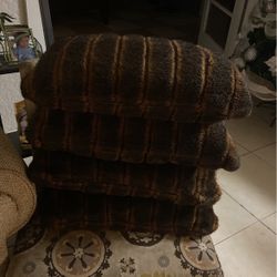 Couches Pillows 