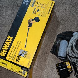 Dewalt 20v 550 Psi Power Cleaner Used 4 Times One Battery and Charger 