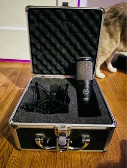 AKG P220 Large Diaphragm Cardioid Mic