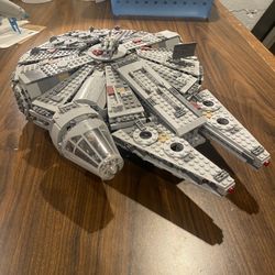 Lego Millenium Falcon 75105
