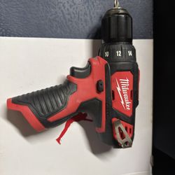 Milwaukee Drill Driver 