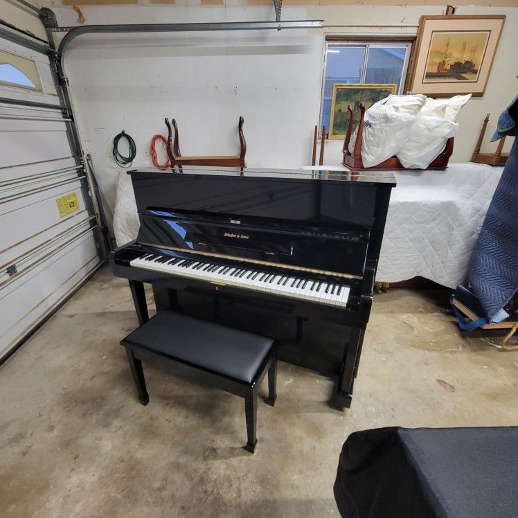 Schafer & Sons piano,
Good/Fair Condition, 
Pro delivery & tuning INCLUDED!
(PRICE IS NEGOTIABLE)